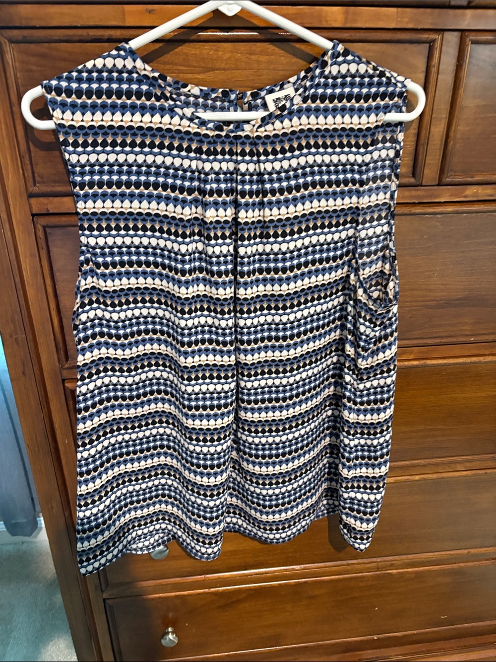 Anne Klein Navy and White Sleeveless Patterned Blouse